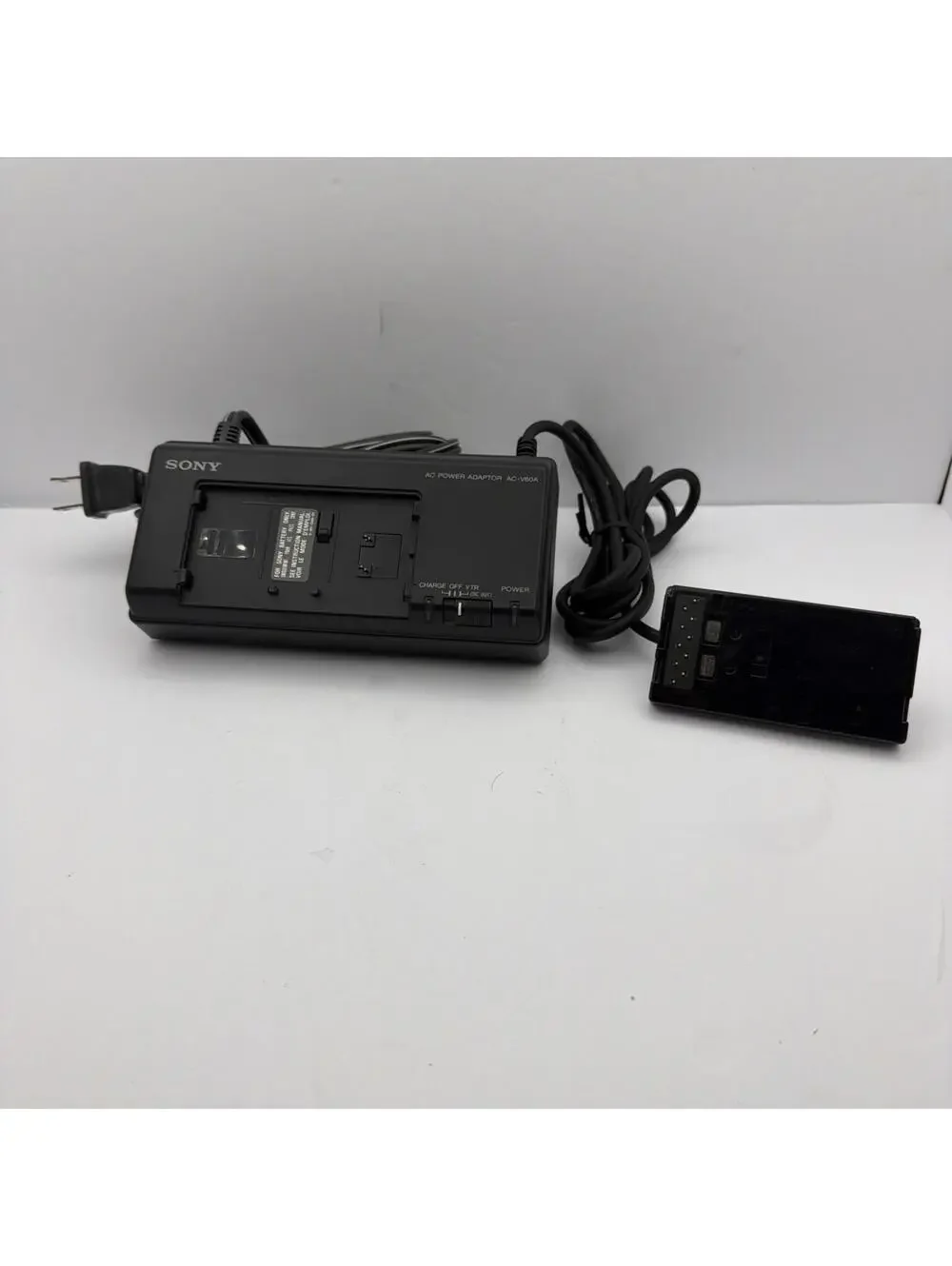 Genuine Sony Handycam Video8 AC-V60 AC Power Adapter & Battery Charger TESTED